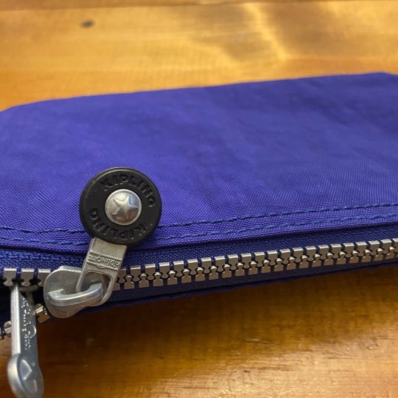 Royal blue nylon Kipling wallet. EUC. No monkey keychain. No wristlet strap. - Picture 2 of 6
